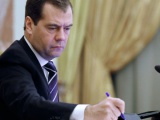 Медведев считает, что безответственных подрядчиков необходимо банкротить.